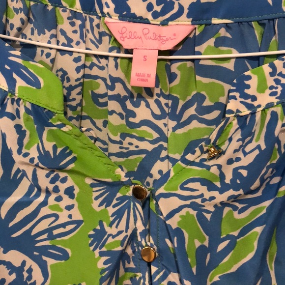 Lilly Pulitzer Elsa Silk Blouse Small Coral design - Picture 3 of 14